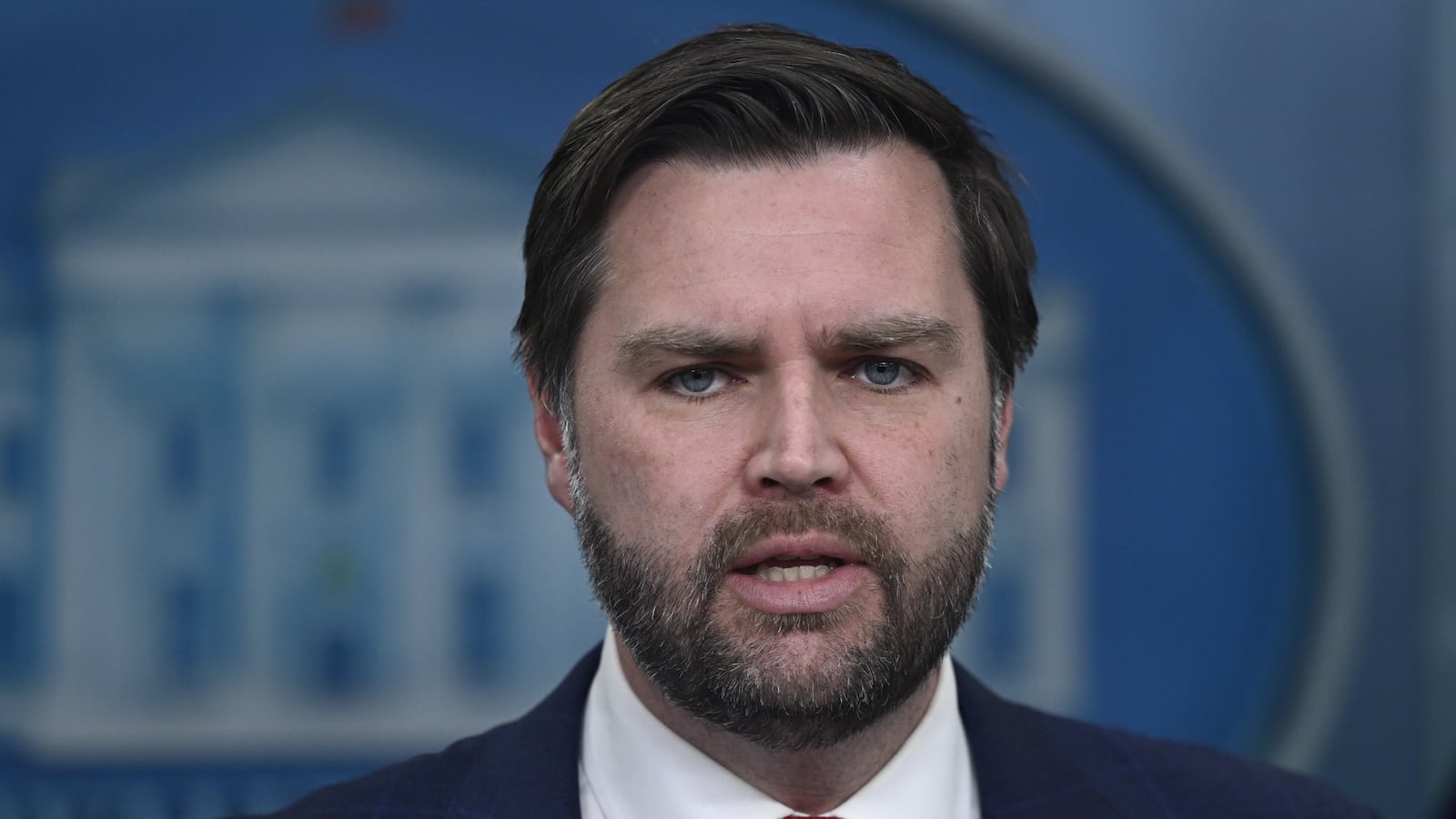 JD Vance trolled British podcaster Rory Stewart on the day of a White House press conference where Donald Trump blamed DEI for the Washington, D.C. plane crash.