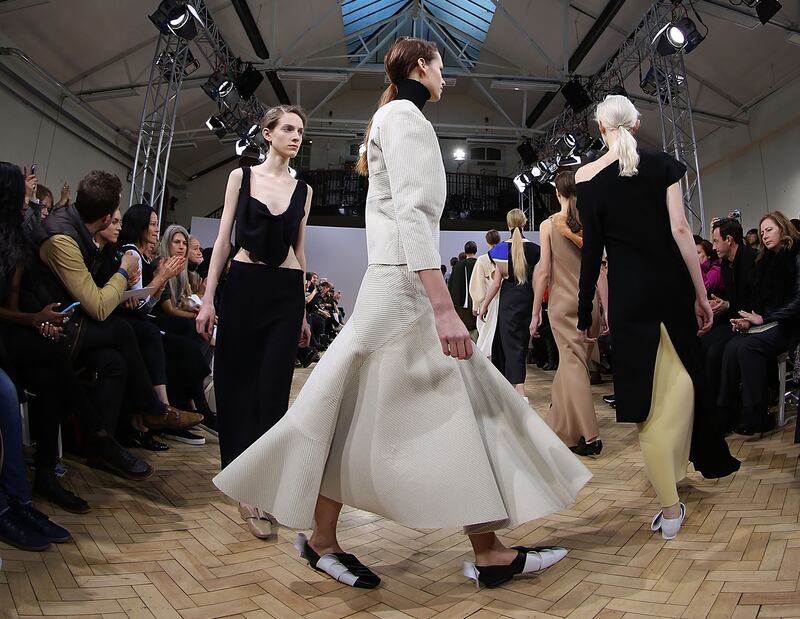 galleries/2014/02/17/the-best-of-london-fashion-week-fall-winter-2014/140216-london-fashion-8_w53dxd