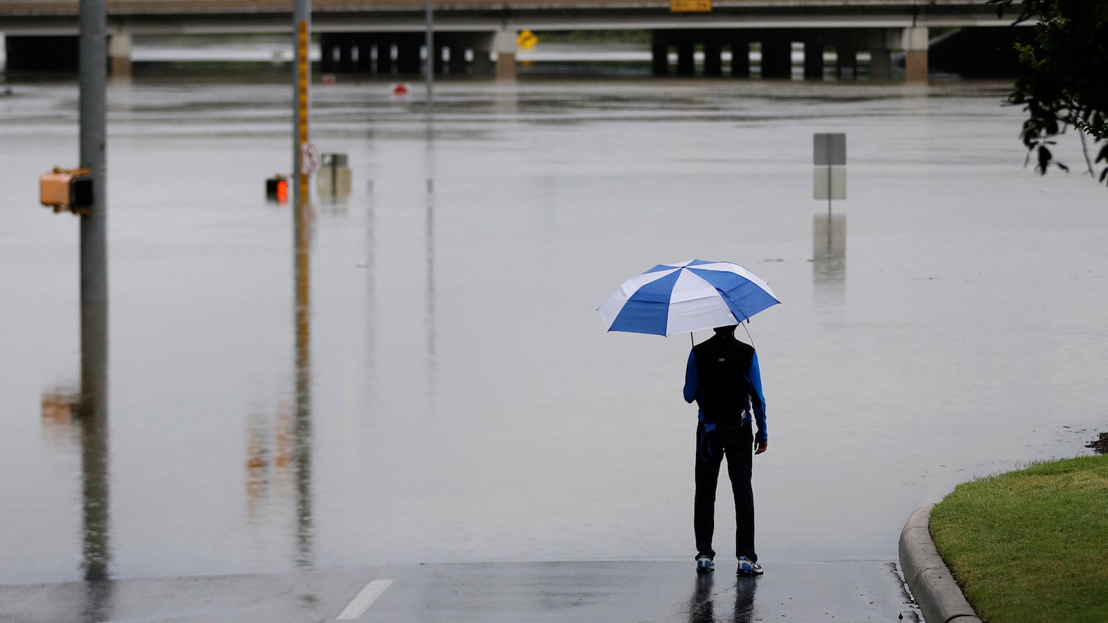 cheats/2013/05/25/san-antonio-is-flooded/130525-texas-flood-cheat_nfovcp