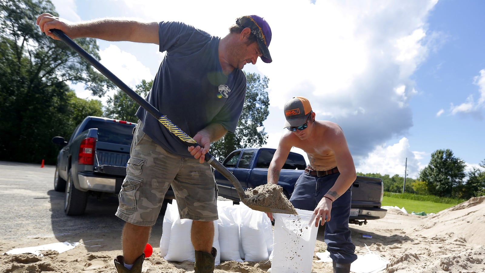 articles/2016/08/19/the-everyday-heroes-of-louisiana-s-greatest-disaster-since-hurricane-katrina/160819-berry-louisiana-flood-heroes-tease_f5tpoq