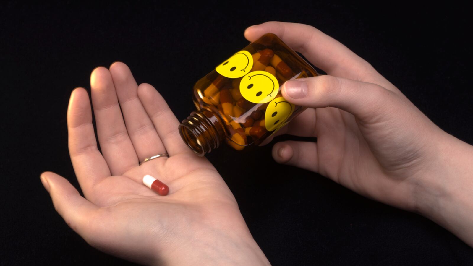 articles/2011/06/15/do-antidepressants-make-you-sad/antidepressents-Schwartz_j8kuu5