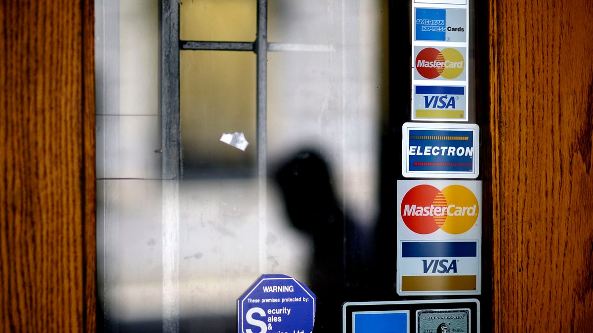 articles/2012/10/21/american-consumers-aren-t-really-paying-down-credit-card-debt/papadimitriou-adding-debt-tease-embed_lvh11o