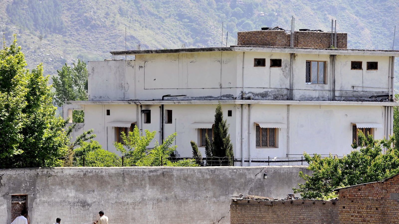 cheats/2013/07/08/bin-laden-report-sheds-light-on-abbottabad-life/130708-bin-laden-life-on-the-run-cheat_a4zhkp