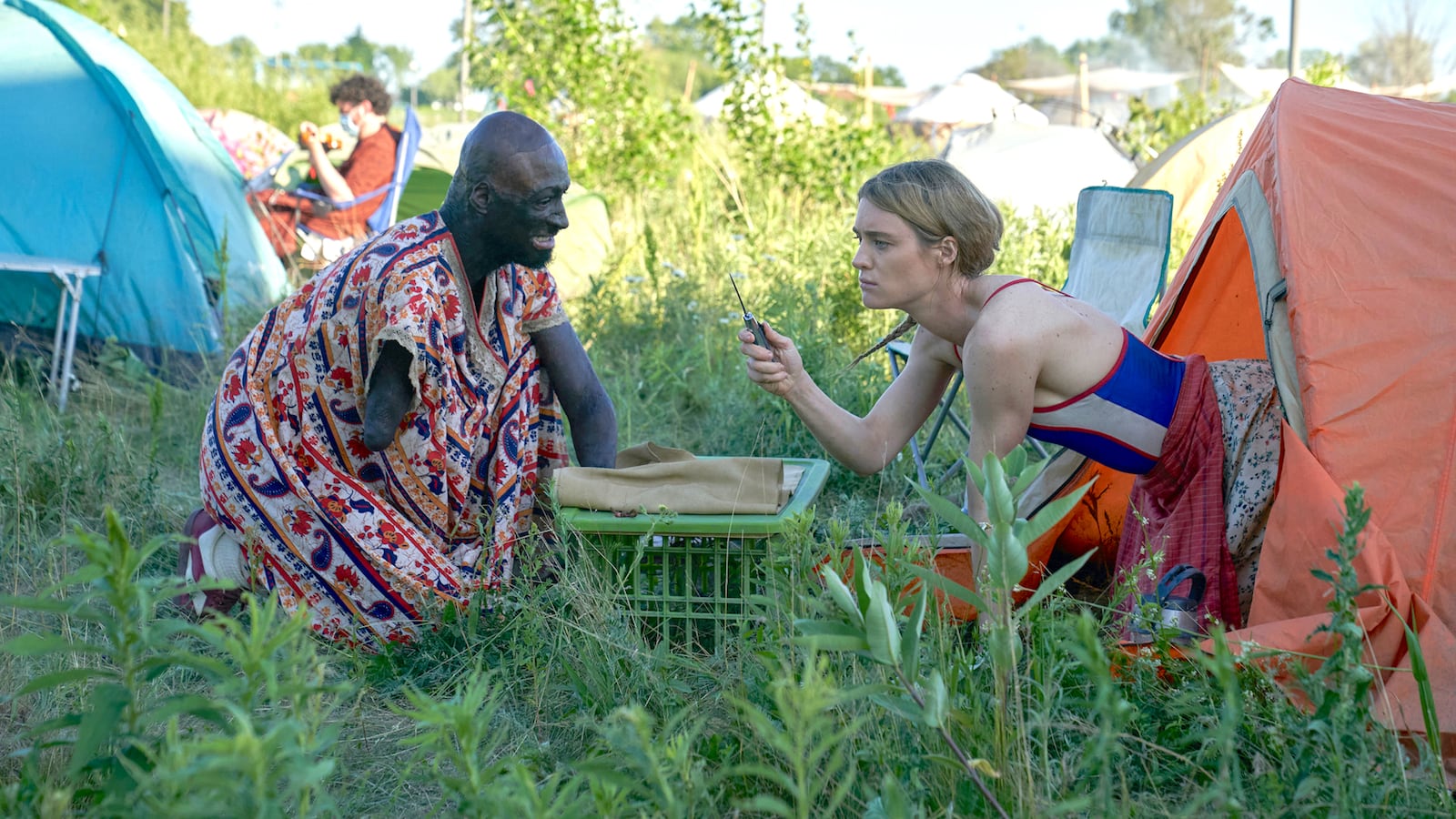 prince-amponsah-mackenzie-davis_1_th1nlx