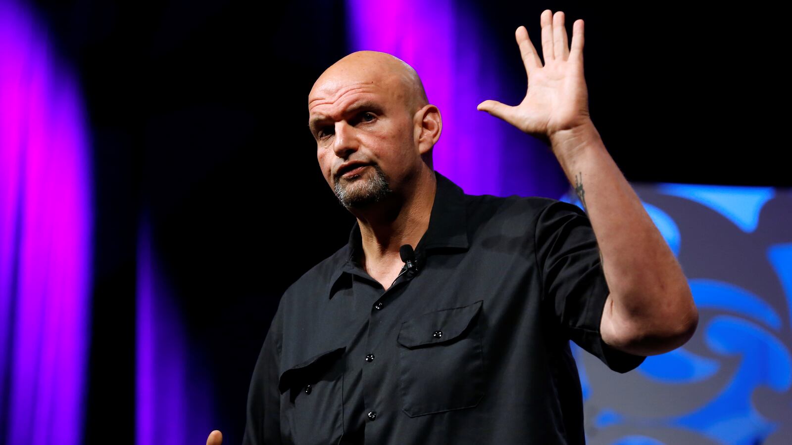 2018-08-03T013619Z_275157407_RC1E7CBE2F10_RTRMADP_3_USA-ELECTION_sypcah