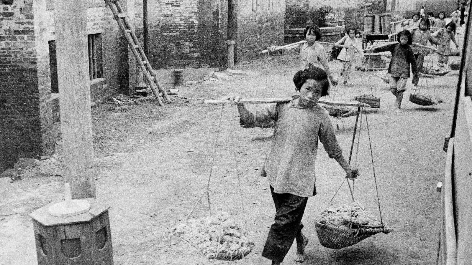 articles/2013/11/24/an-oral-history-of-mao-s-greatest-crime/131122-mao-famine-tease_nszrld