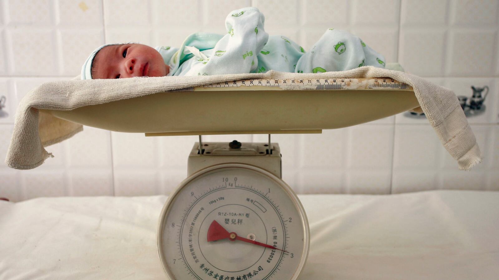 cheats/2013/12/31/chinese-doctor-sold-newborns/131231-china-babies-cheat_jderba