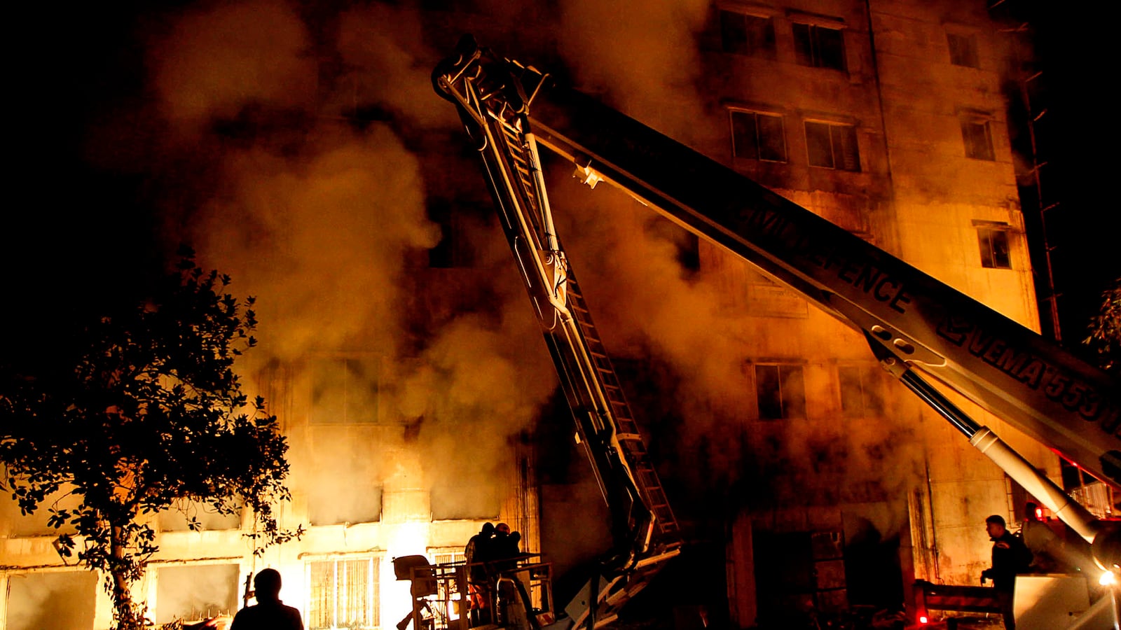 cheats/2012/11/25/bangladesh-factory-fire-kills-112/bangladesh-factory-fire-cheat_e08jlu