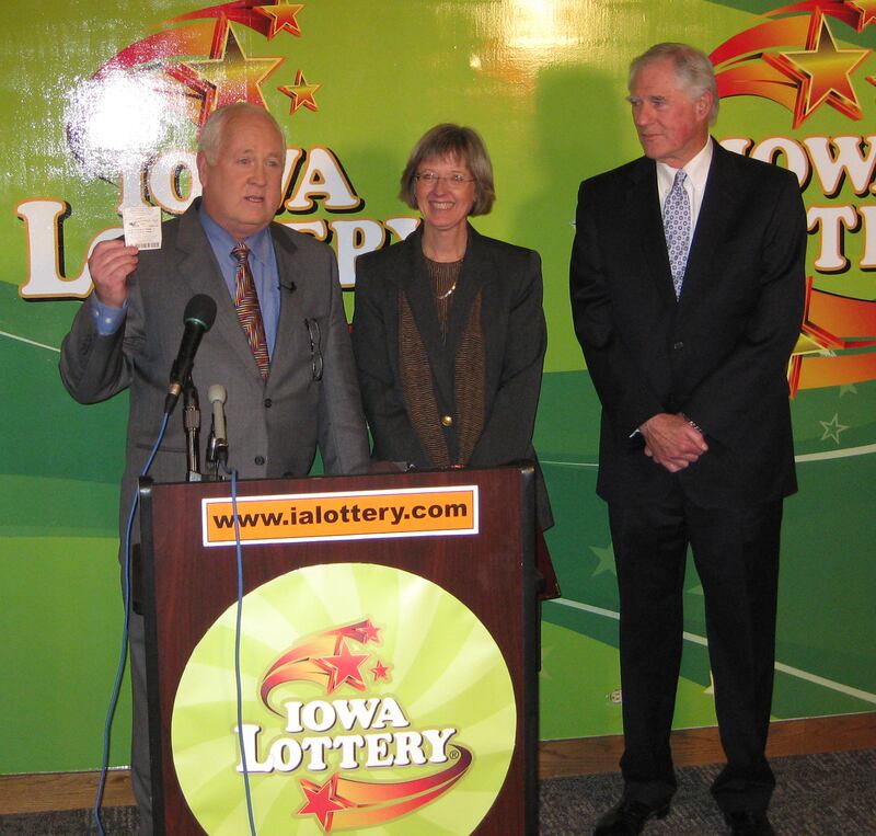 articles/2015/07/07/inside-the-biggest-lottery-scam-ever/150706-nestel-lotto-scam-embed1_qdip7v