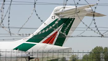 cheats/2011/04/25/man-attempts-to-hijack-paris-rome-plane/alitalia-plane_go3us1