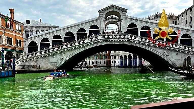 2023-05-28T133031Z_1560519296_RC2O71AA7WNQ_RTRMADP_3_ITALY-VENICE-WATERS_kzcnfx