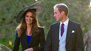 articles/2010/11/16/prince-william-kate-middleton-engaged-photos/william-kate-engaged-gal-launch_jeqi7y