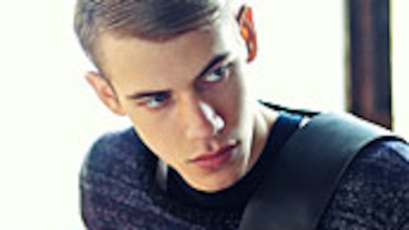 articles/2009/07/15/the-double-life-of-a-model/gould-simon-lyle-lodwick_37891_tncoe6