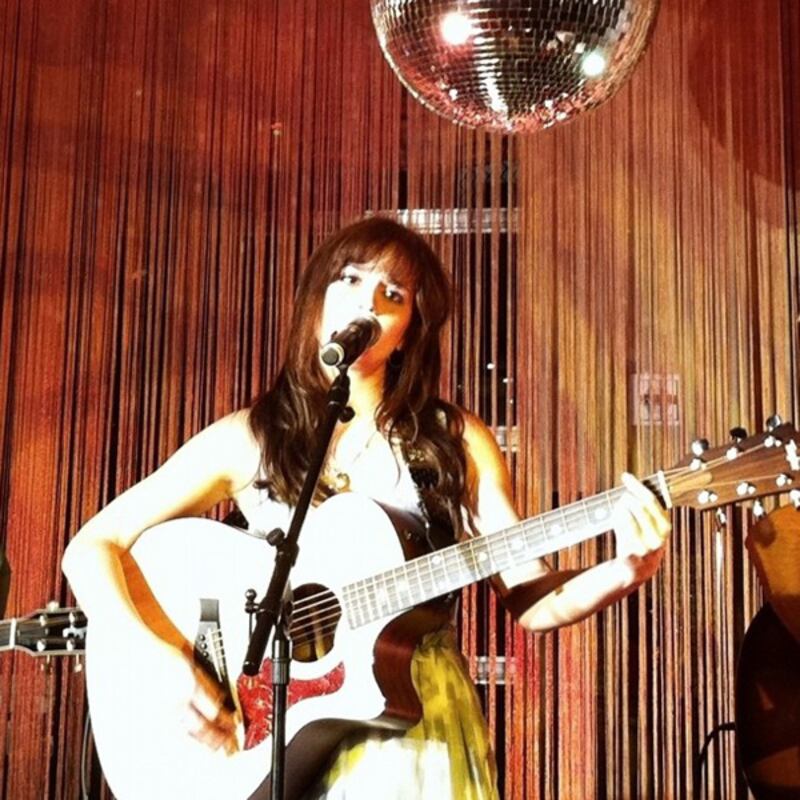 galleries/2011/09/18/charlie-sheen-and-other-celebrities-twitter-photos/twitpics-meester_y2xs1d