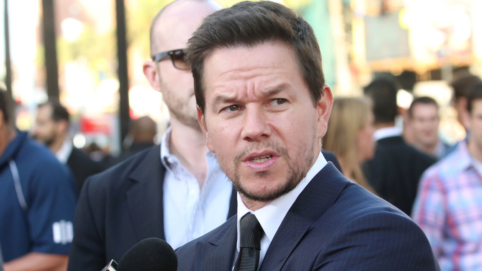 cheats/2012/11/09/wahlberg-joins-transformers-4/walhberg-transformers-bay-cheat_xvcoro