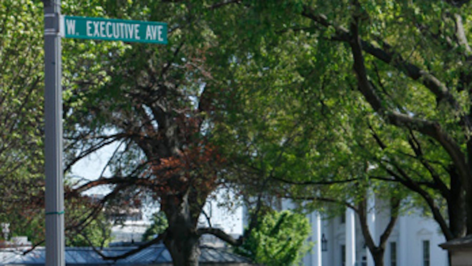 articles/2010/04/14/are-power-pantsuits-the-solution/betts-hillary-power-pantsuits-nyt_nzac6j