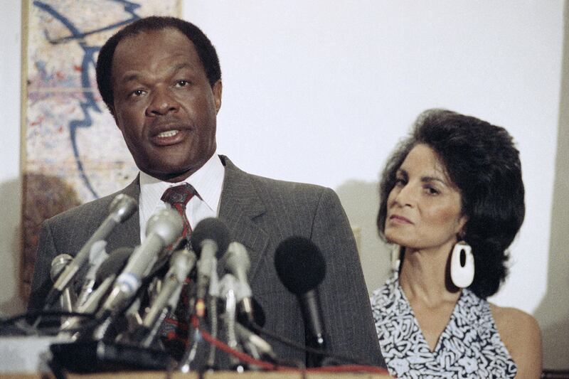 galleries/2012/07/16/can-anthony-weiner-rebound-10-politicians-re-elected-after-scandals-photos/scandals-marion-barry_u0i5d3