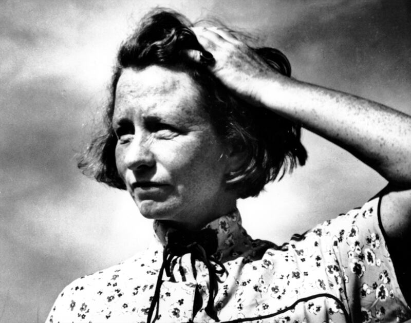 galleries/2011/07/17/best-books-on-booze/edna-millay-books-on-booze_oebo2p