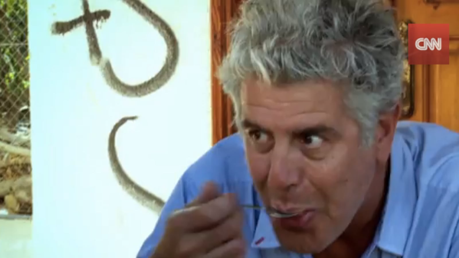 articles/2013/09/19/watching-anthony-bourdain-in-palestine/bourdain-openz_pzxrfs