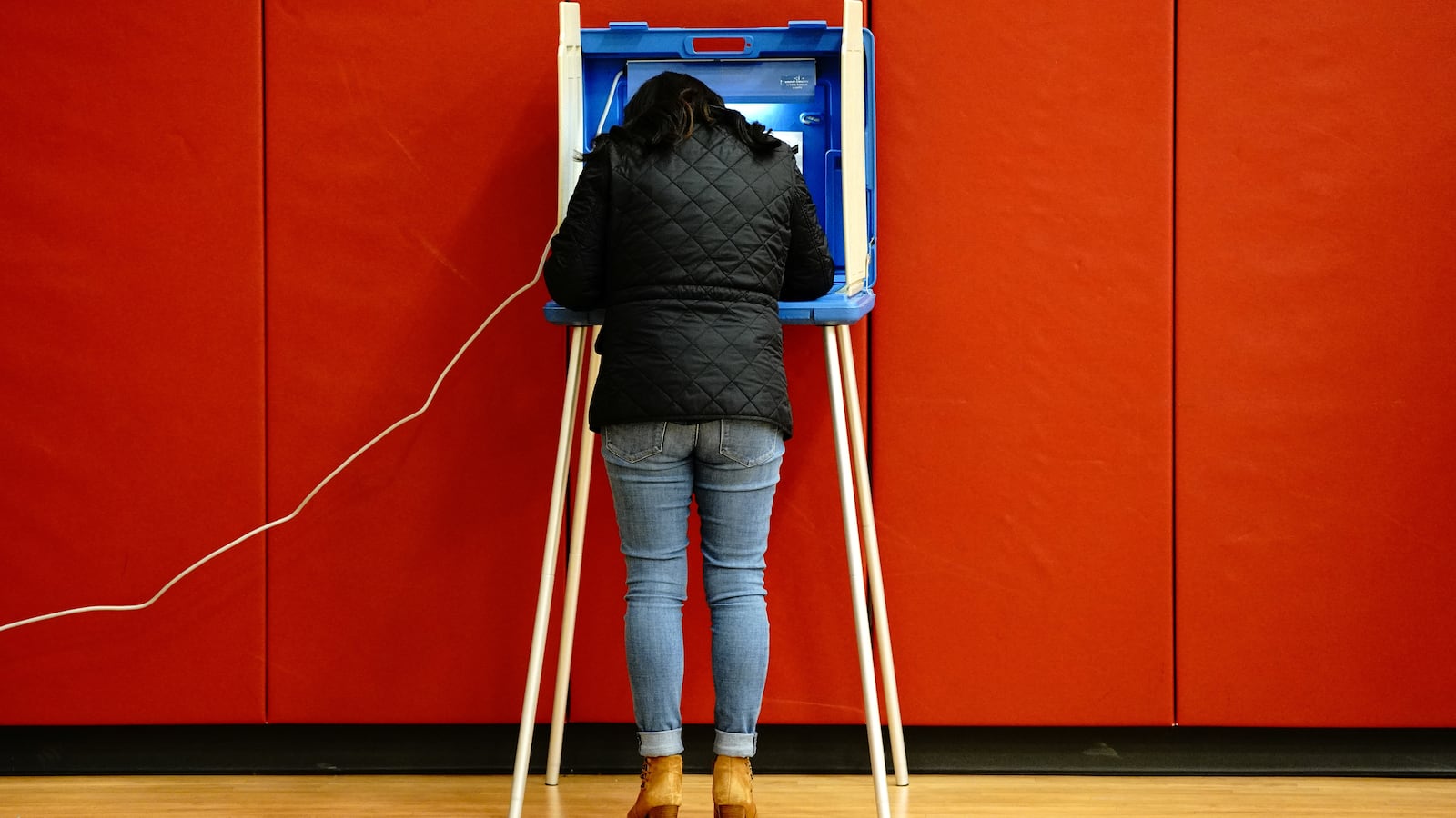 2020-11-04T020307Z_1267480097_RC22WJ94SBUW_RTRMADP_3_USA-ELECTION_vgvzfi