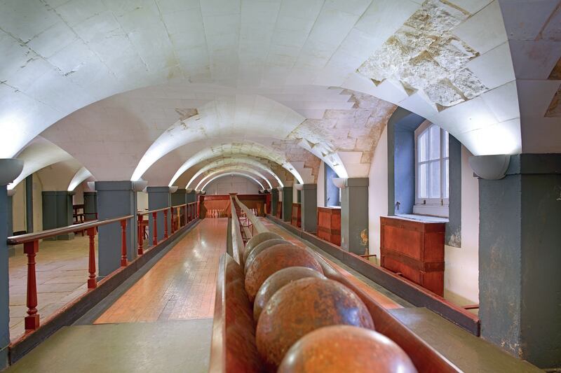 galleries/2014/10/29/the-secret-wonders-of-unseen-london-photos/141028-unseen-london-02_pzyqn6