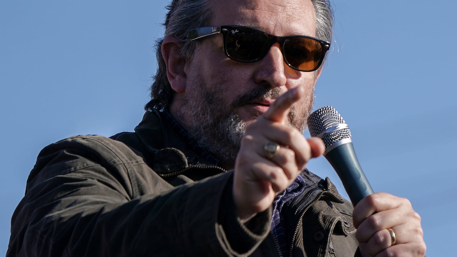 2021-01-02T171939Z_138042732_RC2TZK97454G_RTRMADP_3_USA-ELECTION-GEORGIA_nsdxkw