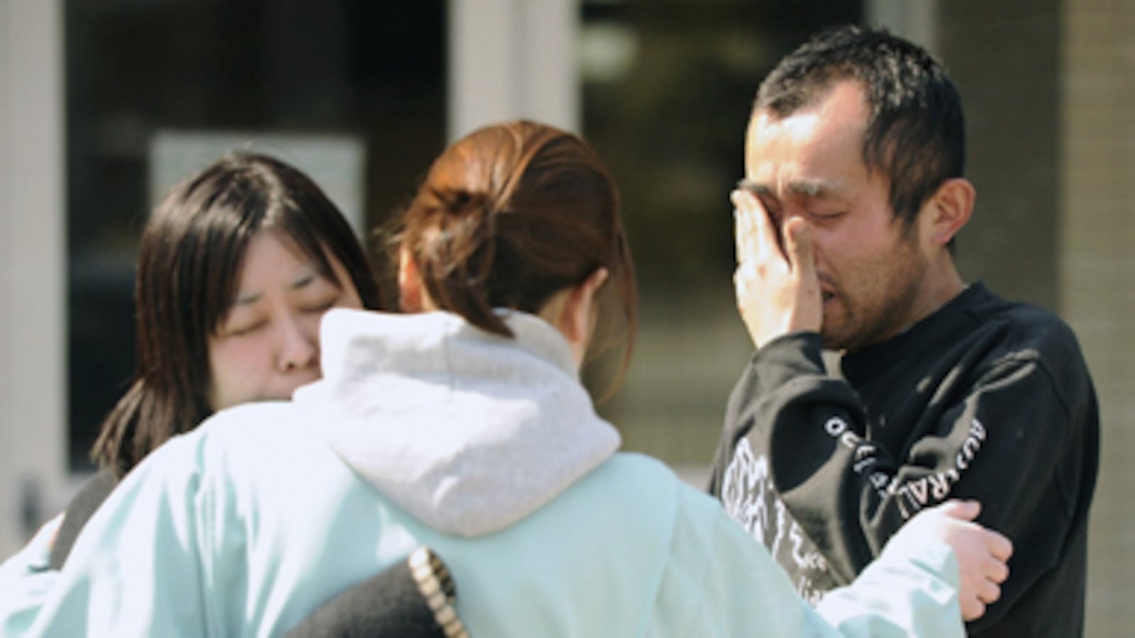 articles/2011/03/12/after-japan-quake-and-tsunami-new-fears-from-nuclear-explosion/samuels-japan-day-three_166364_eduhed