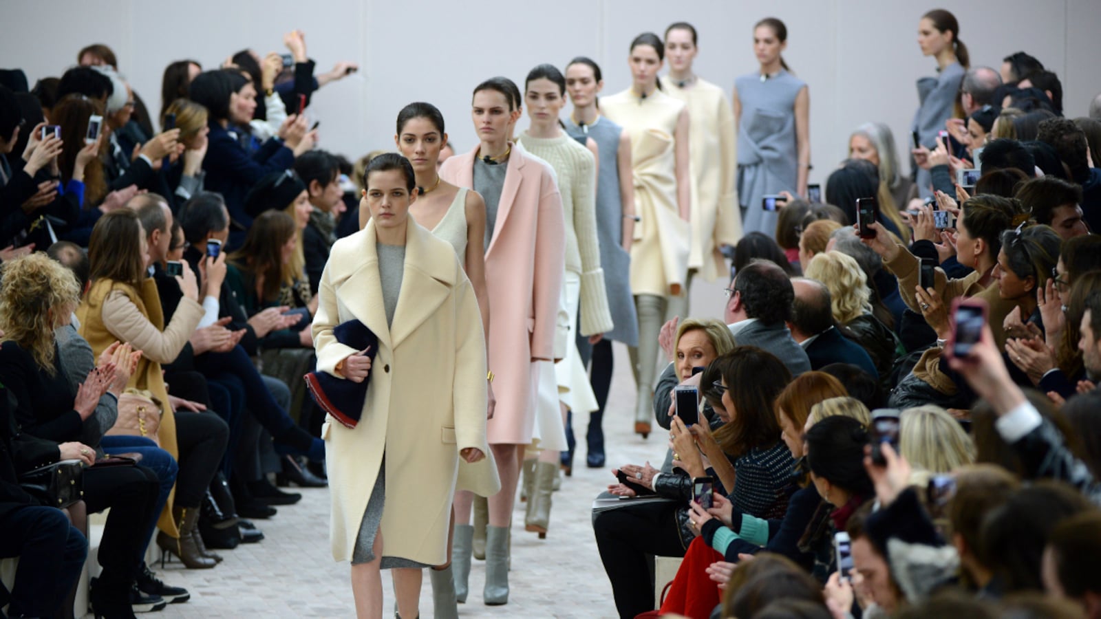 articles/2013/03/03/c-line-gets-cozy-for-fall-2013-paris-fashion-week/Celine_Fall_2013_a12kdl