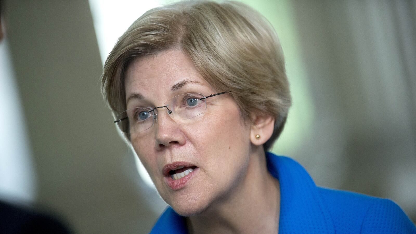 articles/2015/06/16/in-the-warren-v-dimon-feud-it-s-warren-not-even-close/150615-gasparino-liz-warren-tease_hxmrew