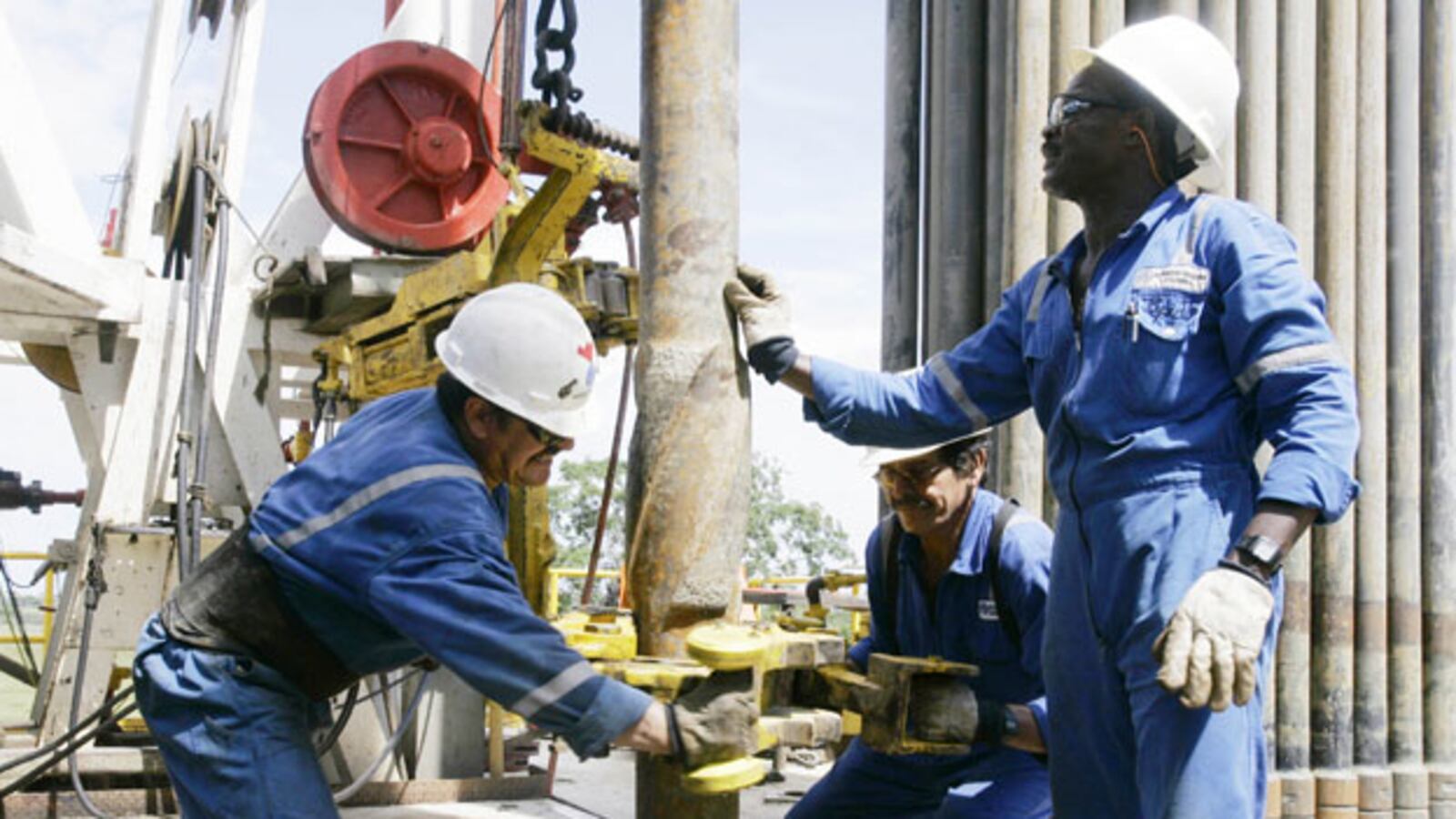 cheats/2011/05/24/us-sues-big-oil-traders/dangerous-jooil-drilling_dck4yp