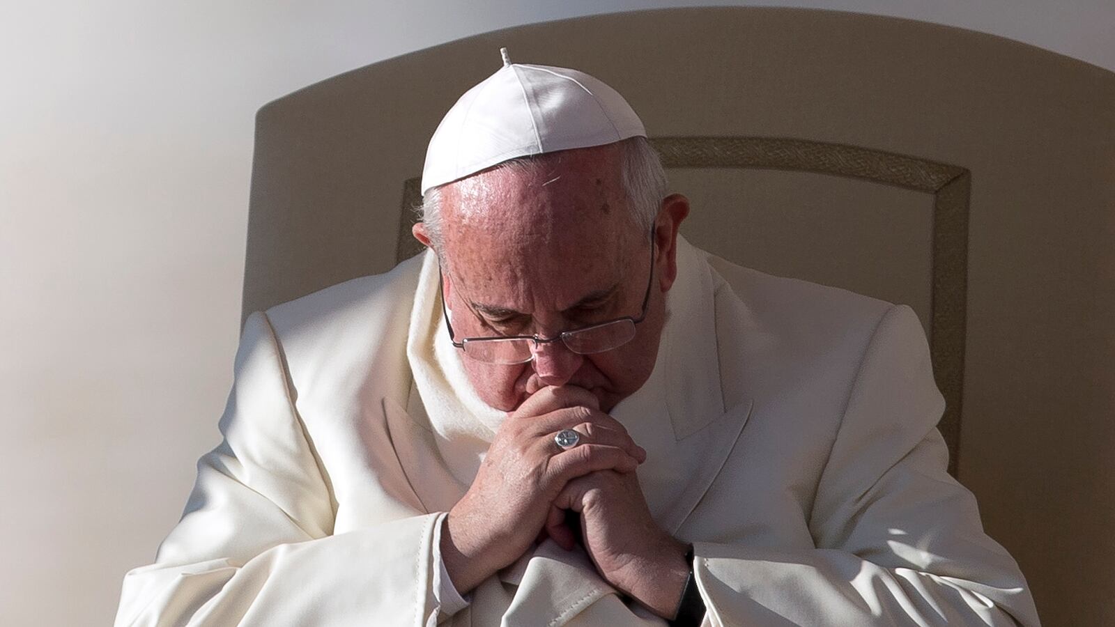 cheats/2013/12/11/person-of-the-year-pope-francis/131211-pope-francis-cheat_tgi9fo