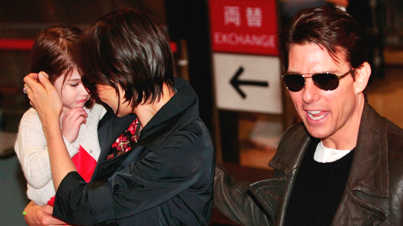 cheats/2012/07/10/suri-reason-for-quick-settlement/tomkat-suri-quick-split-cheat_ikxdox