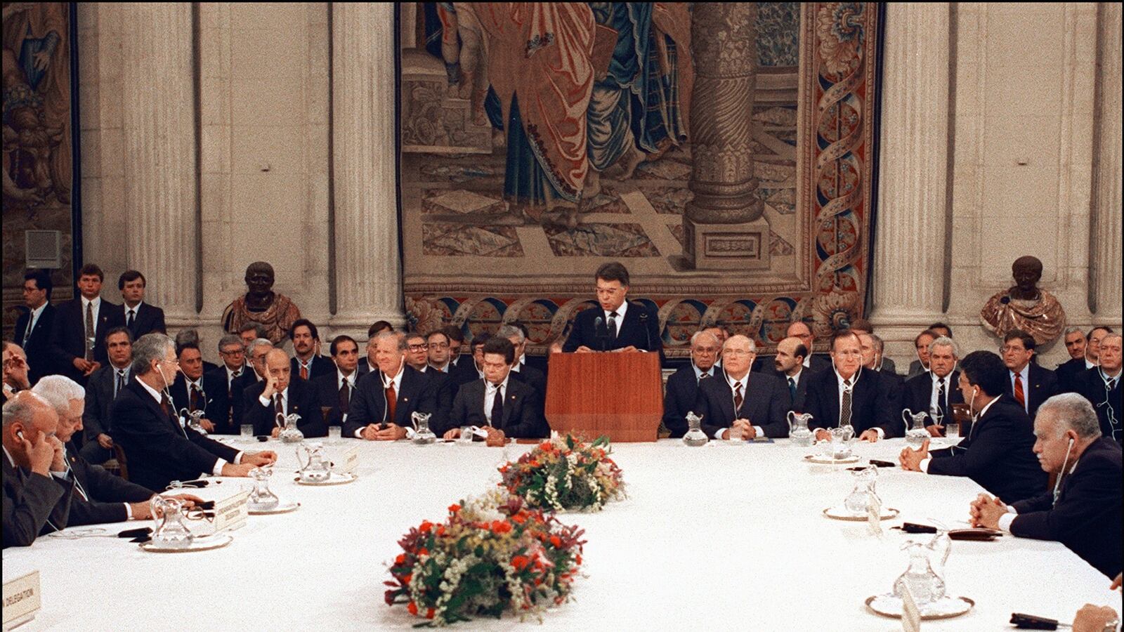 articles/2012/07/06/haute-couture-histories/madridpeace-openz_nfitwj