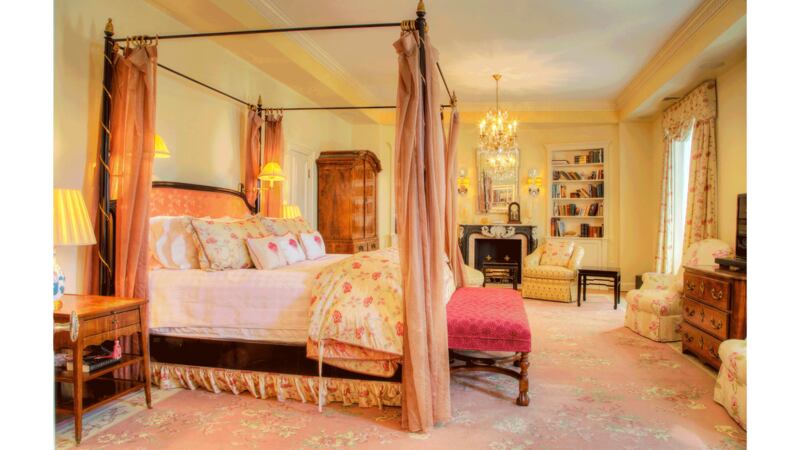 171104-mcnearney-omg-i-want-this-house-23_a1meyg