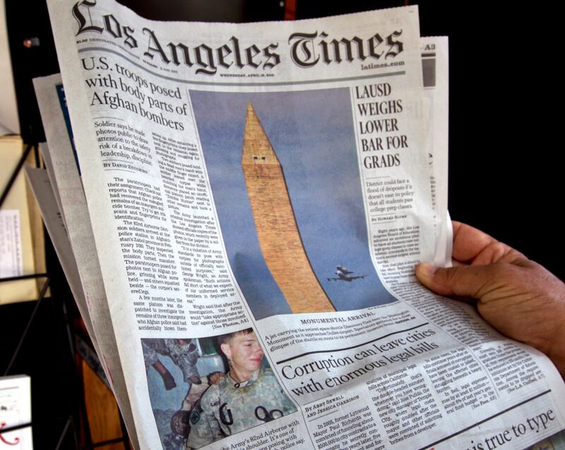 galleries/2012/04/19/controversial-photos-u-s-soldiers-with-taliban-bodies-whitney-houstons-death-and-more/controversial-photos-intro_bywgcu