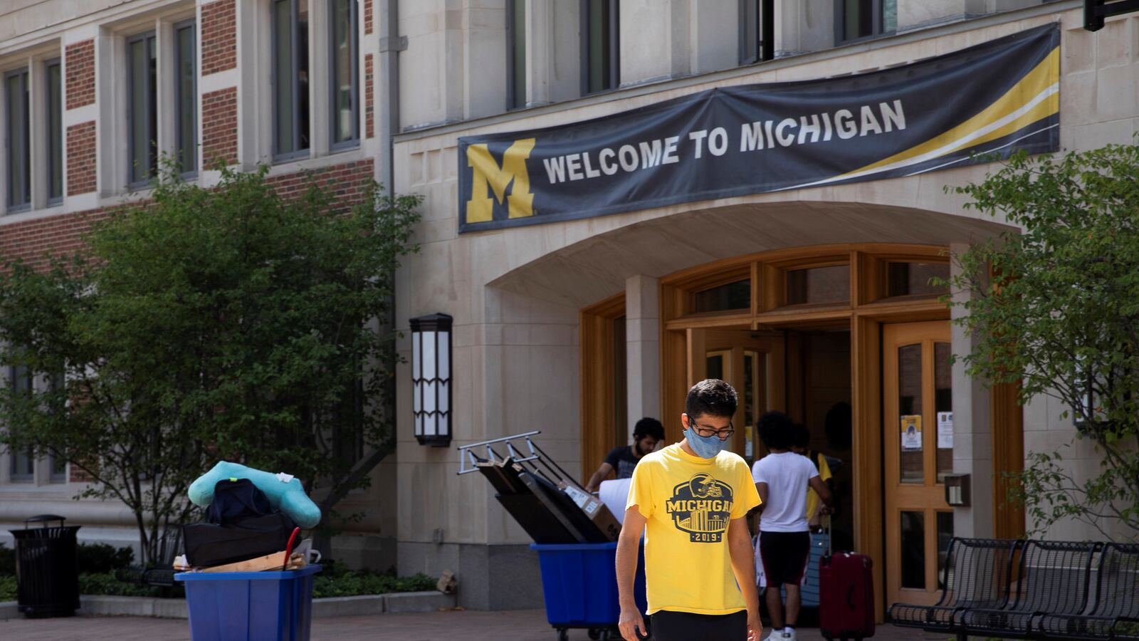 2020-08-19T193413Z_1437949382_RC27HI9Q9PTR_RTRMADP_3_HEALTH-CORONAVIRUS-USA-COLLEGE_r37p5f