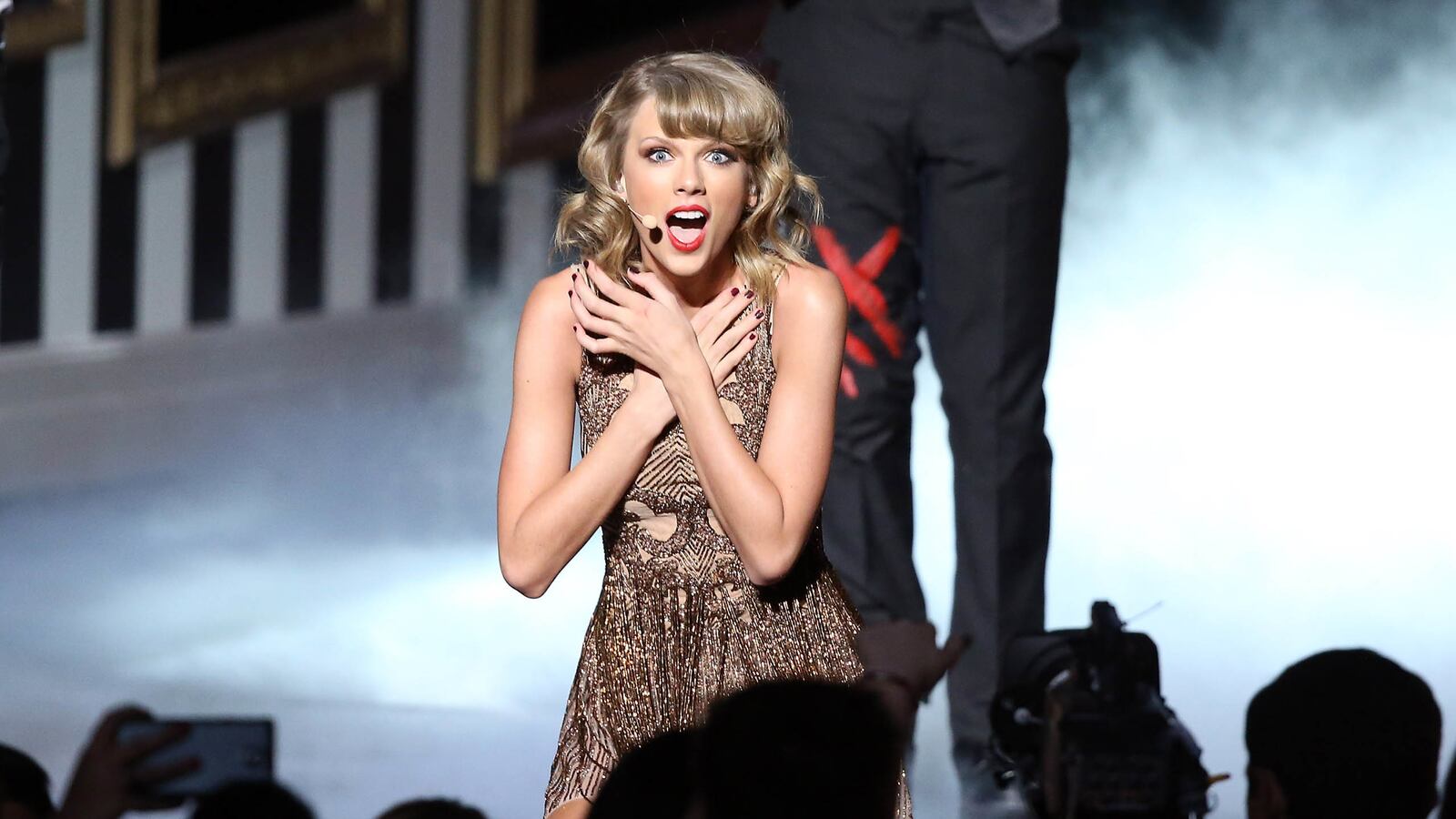 articles/2014/12/03/death-of-the-author-by-viral-infection-in-defense-of-taylor-swift-digital-doomsayer/141202-chu-internet-remix-tease_ec0ghy