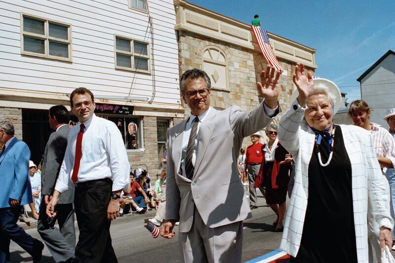 galleries/2012/07/16/can-anthony-weiner-rebound-10-politicians-re-elected-after-scandals-photos/scandals-barney-frank_zhfsxz