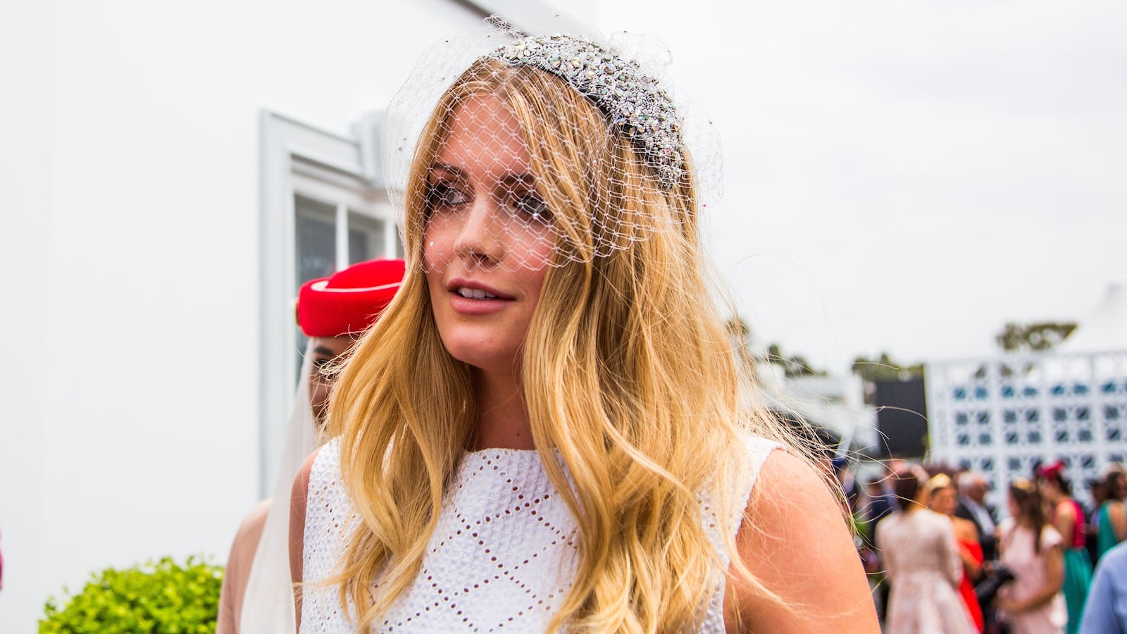 articles/2016/01/01/the-world-falls-for-diana-s-nieces/151231-sykes-spencer-tease_x1xj3i