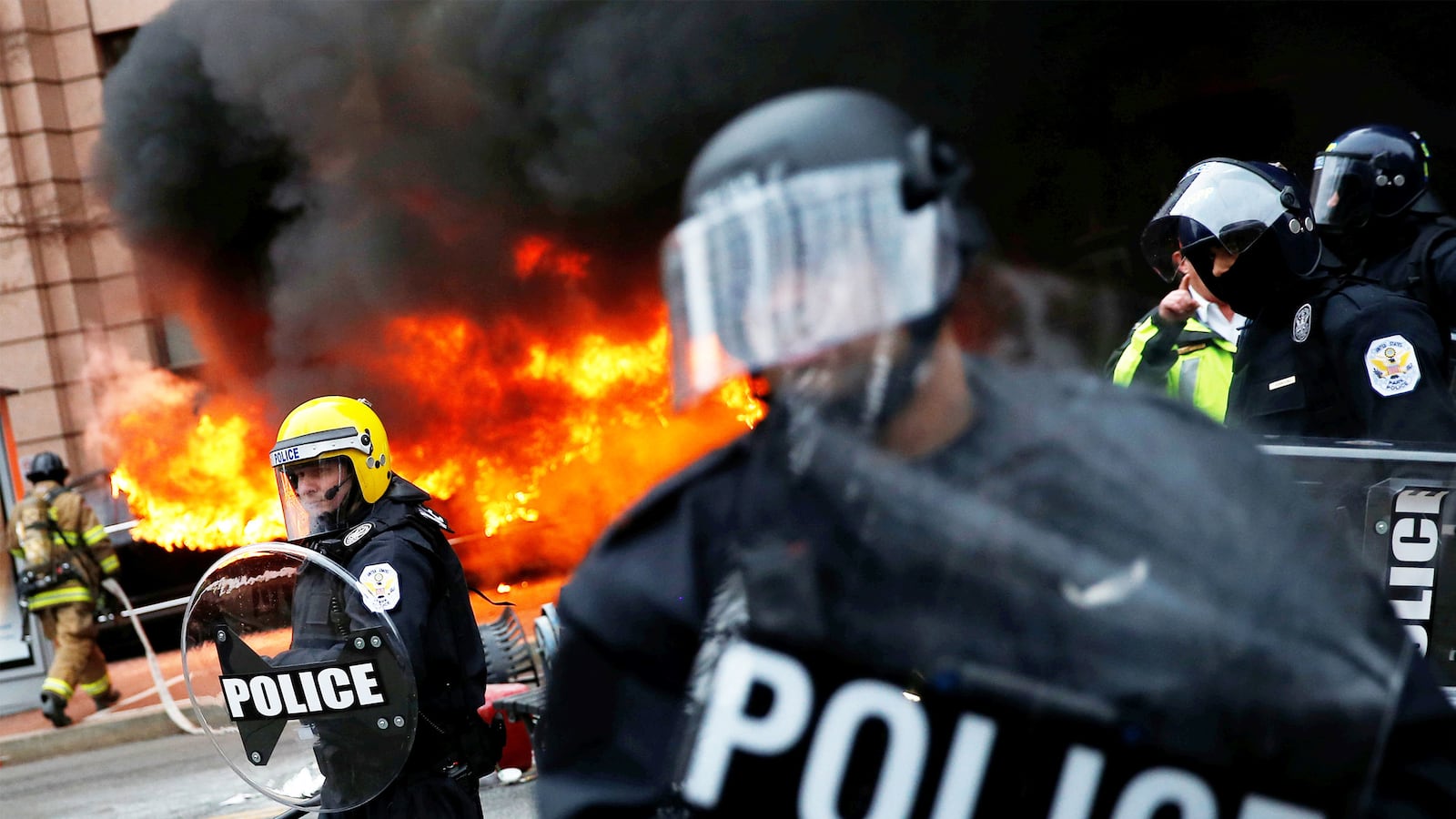 articles/2017/01/20/antifascists-vandalized-dc-to-show-trump-they-hate-him/170120-Swin-Gideon-protests-tease_qbgzwa