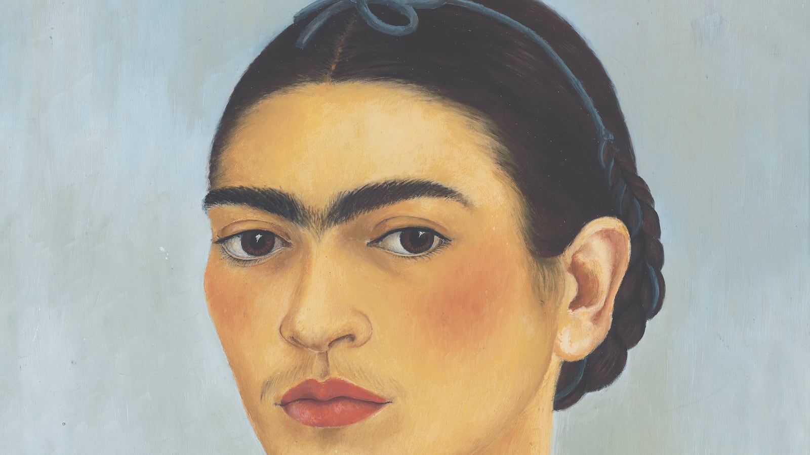 galleries/2013/05/23/frida-kahlo-and-diego-rivera-at-nelson-atkins-photos/130522-frida-pearl-necklace-tease_jjbeb2