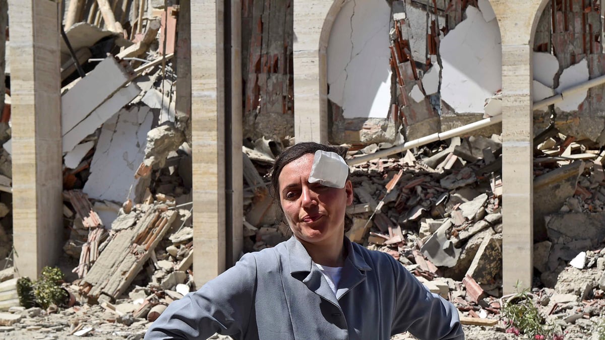 cheats/2016/08/25/italian-earthquake-killed-nearly-250/160825-italy-earthquake-survivors_uugwwc