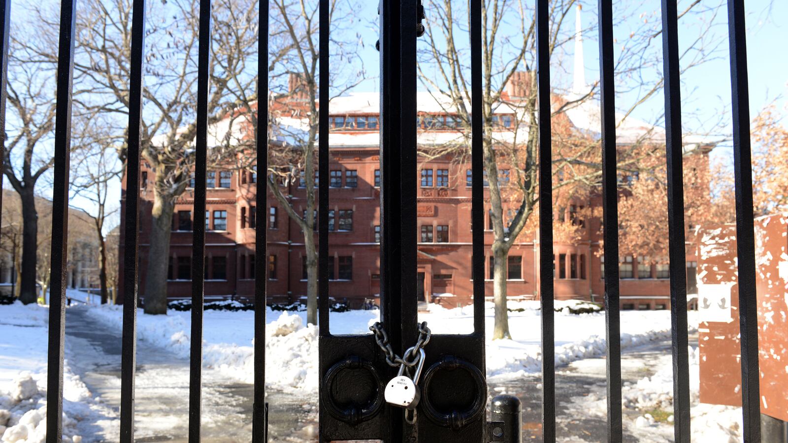 cheats/2014/05/01/55-colleges-face-sex-assault-inquiries/140501-sex-college-cheat_qr6ijj