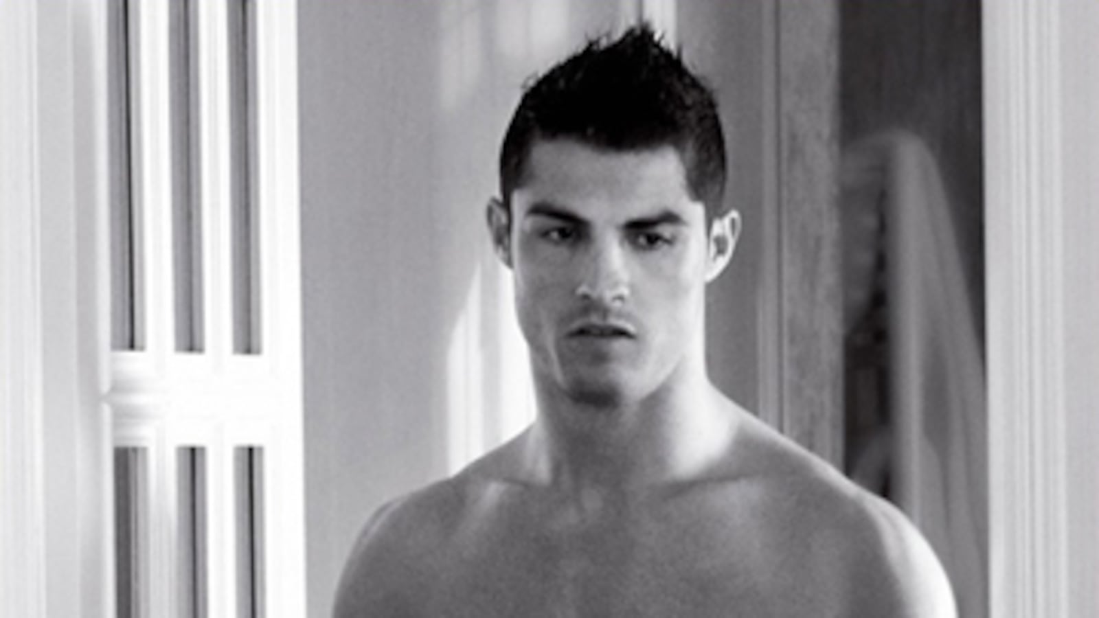 galleries/2010/06/16/soccer-players-in-their-skivvies/soccer-skivvies---ronaldo-armani_l5f4qb