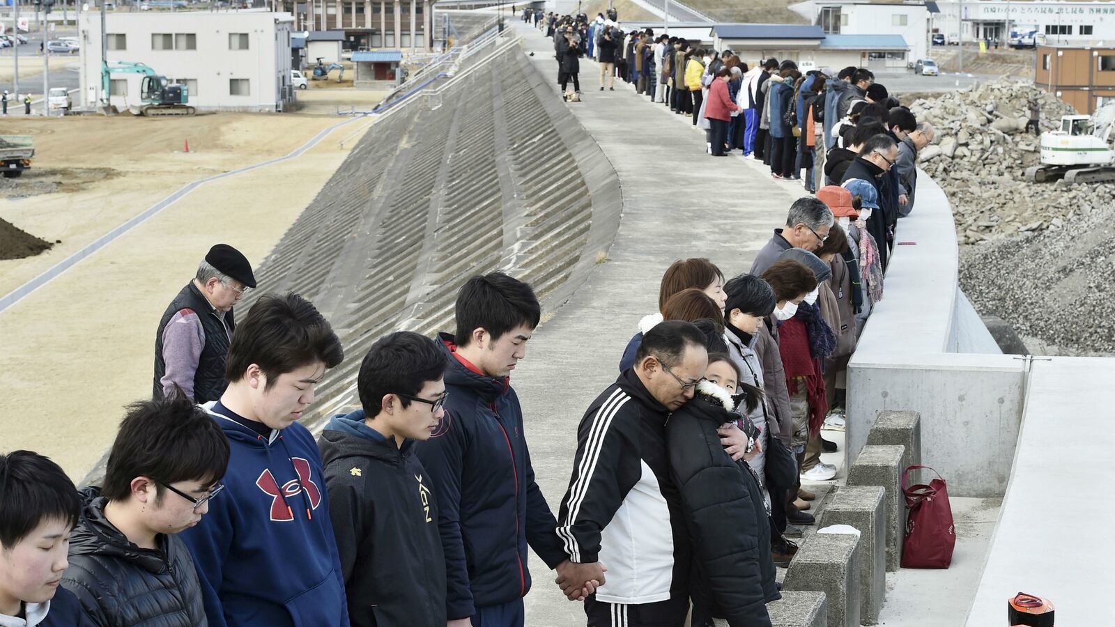 cheats/2016/03/11/japan-marks-5th-anniversary-of-tsunami/160311-japan-remembers-tsunami-cheat_tizodk