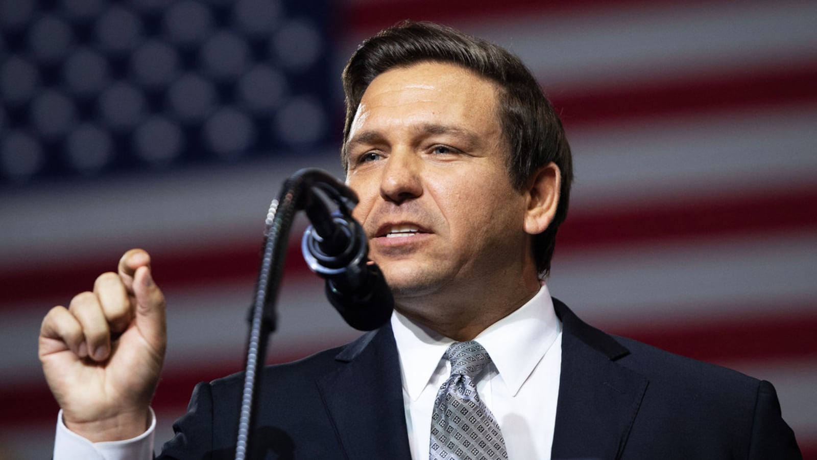 210419-Lewis-DeSantis-tease_kfkpwf