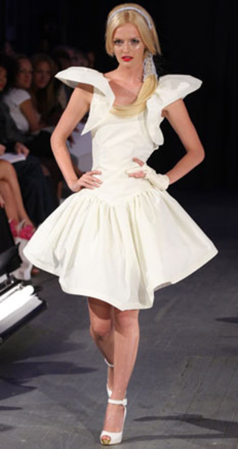 galleries/2009/09/10/ny-fashion-week-day-1/fashion-runway-highlights--4_yupqtv