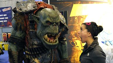 articles/2010/10/10/new-york-comic-cons-speed-dating-for-geeks/heater-geek-speed-dating_132683_bndp1m