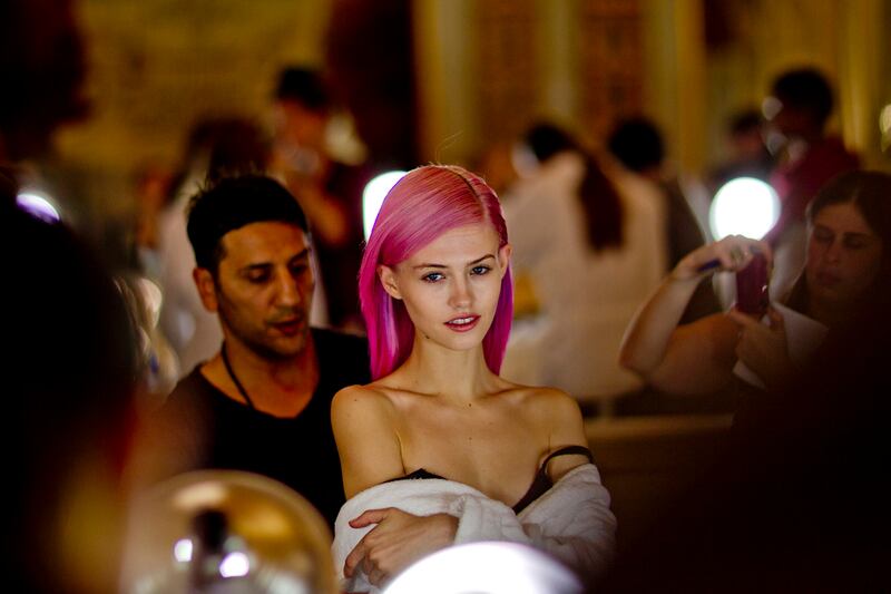 galleries/2011/09/14/marchesa-spring-summer-2012-new-york-fashion-week-backstage-photos/marchesa-kevin-tachman-5_zb9ngn