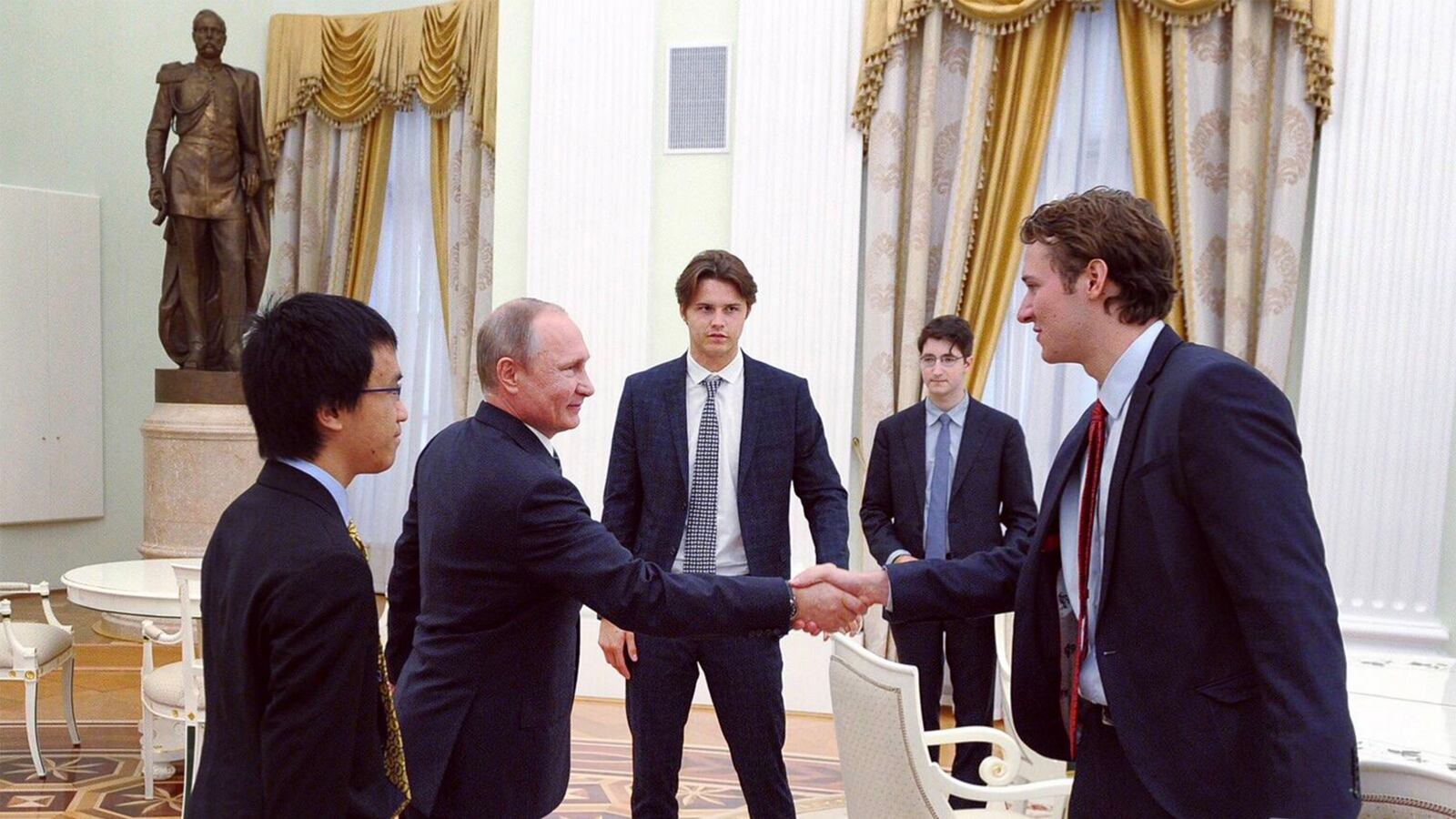 articles/2016/08/31/some-eton-schoolboys-just-scored-an-audience-with-vladimir-putin/160831-sykes-eton-putin-tease_etyayj